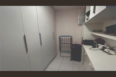 Apartamento à venda com 325m², 4 quartos e 2 vagas Apartamento à venda com 325m², 4 quartos e 2 vagasÁrea de Serviço