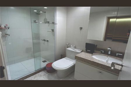 Banheiro  de apartamento à venda com 4 quartos, 325m² em Barra da Tijuca, Rio de Janeiro