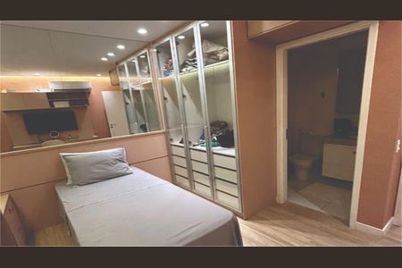 Quarto  de apartamento à venda com 4 quartos, 325m² em Barra da Tijuca, Rio de Janeiro