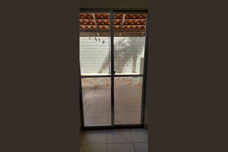 Casa de condomínio para alugar com 90m², 3 quartos e 2 vagas Casa de condomínio para alugar com 90m², 3 quartos e 2 vagasVaranda