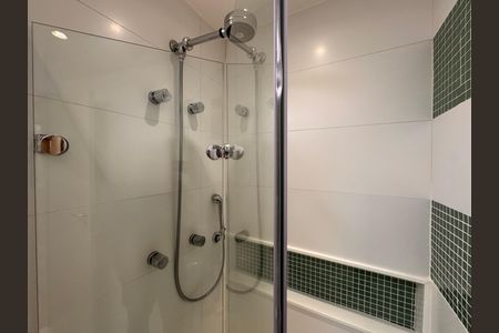 Apartamento à venda com 180m², 3 quartos e 3 vagasSuíte 3 - Banheiro