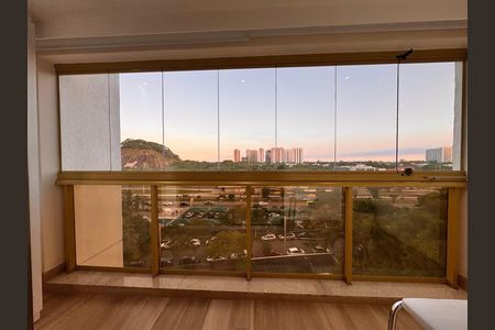Apartamento à venda com 180m², 3 quartos e 3 vagasSuíte 1 - Varanda