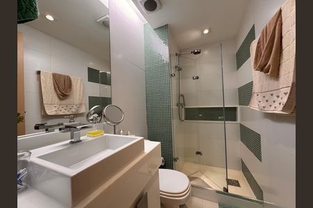 Apartamento à venda com 180m², 3 quartos e 3 vagasSuíte 3 - Banheiro