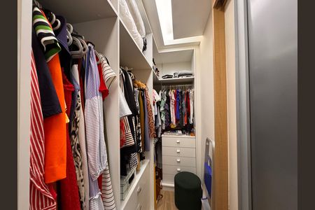 Apartamento à venda com 180m², 3 quartos e 3 vagasSuíte 1 - Closet