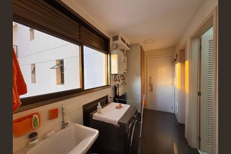 Apartamento à venda com 180m², 3 quartos e 3 vagasCozinha e Área de Serviço
