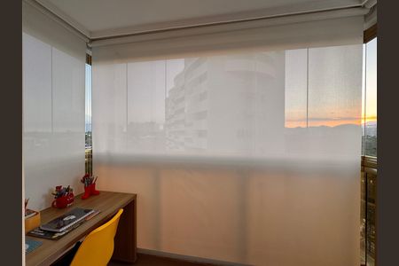 Apartamento à venda com 180m², 3 quartos e 3 vagasSuíte 2 - Varanda