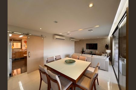Sala de apartamento à venda com 3 quartos, 180m² em Barra da Tijuca, Rio de Janeiro