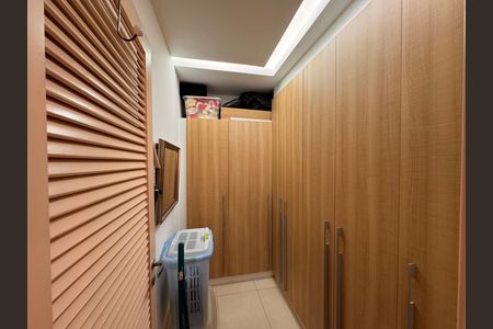 Apartamento à venda com 180m², 3 quartos e 3 vagasCozinha e Área de Serviço - Quarto