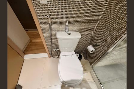 Apartamento à venda com 180m², 3 quartos e 3 vagasSuíte 1 - Banheiro