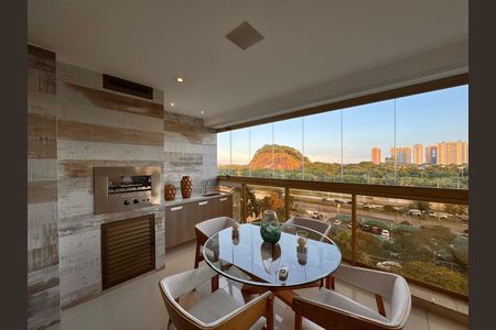 Apartamento à venda com 180m², 3 quartos e 3 vagasVaranda