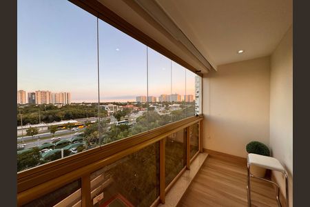 Apartamento à venda com 180m², 3 quartos e 3 vagasSuíte 1 - Varanda