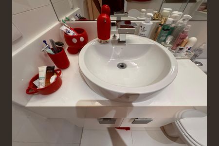 Apartamento à venda com 180m², 3 quartos e 3 vagasSuíte 2 - Banheiro