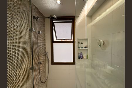 Apartamento à venda com 180m², 3 quartos e 3 vagasSuíte 1 - Banheiro