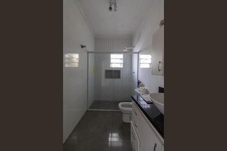 Casa para alugar com 250m², 5 quartos e 6 vagas Casa para alugar com 250m², 5 quartos e 6 vagasCasa 2 - Banheiro