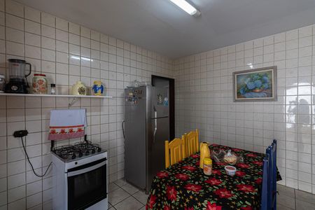 Casa para alugar com 250m², 5 quartos e 6 vagas Casa para alugar com 250m², 5 quartos e 6 vagasCasa 1 - Cozinha