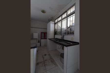 Casa para alugar com 250m², 5 quartos e 6 vagas Casa para alugar com 250m², 5 quartos e 6 vagasCasa 3 - Cozinha