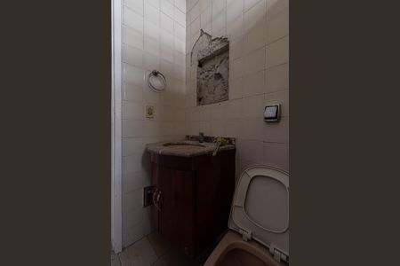 Casa para alugar com 250m², 5 quartos e 6 vagas Casa para alugar com 250m², 5 quartos e 6 vagasCasa 3 - Banheiro