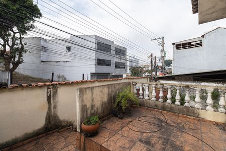 Casa para alugar com 250m², 5 quartos e 6 vagas Casa para alugar com 250m², 5 quartos e 6 vagasCasa 3 - Varanda