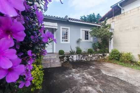 Casa de condomínio para alugar com 58m², 2 quartos e 2 vagas Casa de condomínio para alugar com 58m², 2 quartos e 2 vagasFachada