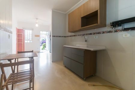 Casa de condomínio para alugar com 58m², 2 quartos e 2 vagas Casa de condomínio para alugar com 58m², 2 quartos e 2 vagasCozinha