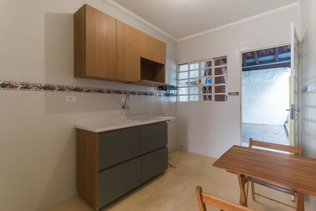 Casa de condomínio para alugar com 58m², 2 quartos e 2 vagas Casa de condomínio para alugar com 58m², 2 quartos e 2 vagasCozinha