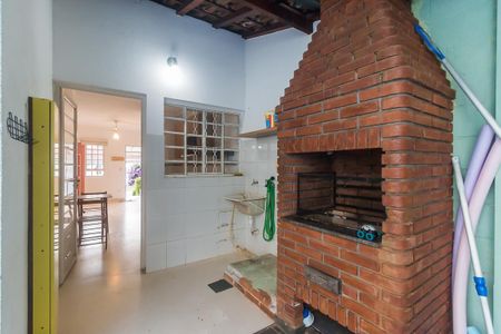 Casa de condomínio para alugar com 58m², 2 quartos e 2 vagas Casa de condomínio para alugar com 58m², 2 quartos e 2 vagasChurrasqueira