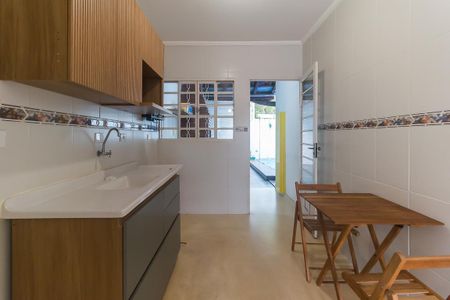 Casa de condomínio para alugar com 58m², 2 quartos e 2 vagas Casa de condomínio para alugar com 58m², 2 quartos e 2 vagasCozinha