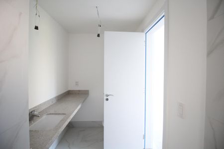 Apartamento à venda com 142m², 3 quartos e 3 vagasBanheiro da Suíte 1