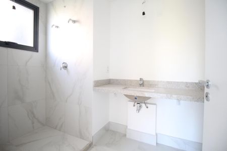 Apartamento à venda com 142m², 3 quartos e 3 vagasBanheiro da Suíte 1