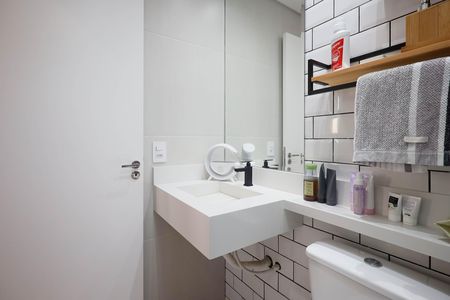 Apartamento à venda com 43m², 2 quartos e sem vaga Apartamento à venda com 43m², 2 quartos e sem vagaBanheiro