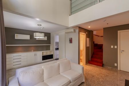 Sala de apartamento à venda com 2 quartos, 70m² em Indianópolis, São Paulo
