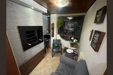 Apartamento à venda com 94m², 2 quartos e 1 vaga Apartamento à venda com 94m², 2 quartos e 1 vagaSala