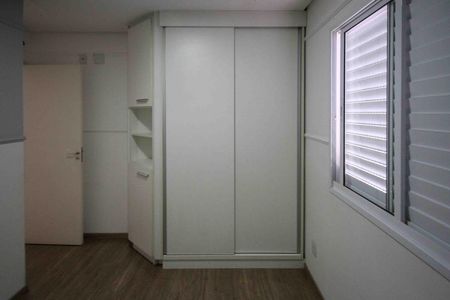 Apartamento à venda com 73m², 3 quartos e 1 vagaQuarto 02