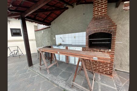 Casa de condomínio para alugar com 210m², 3 quartos e 3 vagasÁrea comum - Churrasqueira