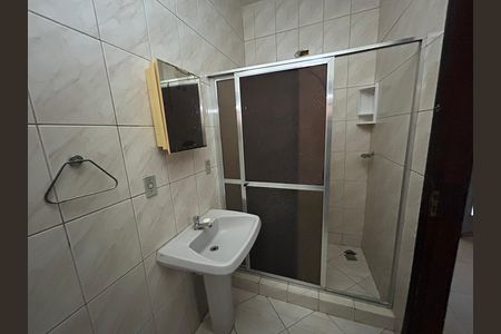 Casa de condomínio para alugar com 210m², 3 quartos e 3 vagasBanheiro 3
