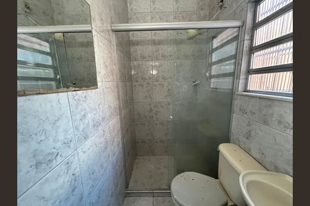Casa de condomínio para alugar com 210m², 3 quartos e 3 vagasBanheiro do Quarto 2 Suíte