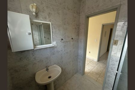 Casa de condomínio para alugar com 210m², 3 quartos e 3 vagasBanheiro do Quarto 3 - Suíte