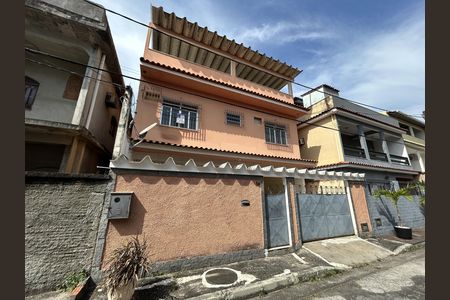 Casa de condomínio para alugar com 210m², 3 quartos e 3 vagasFachada + placa