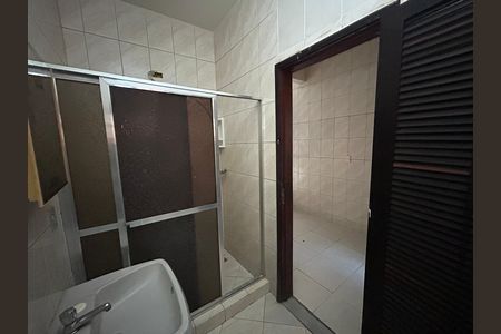 Casa de condomínio para alugar com 210m², 3 quartos e 3 vagasBanheiro 3