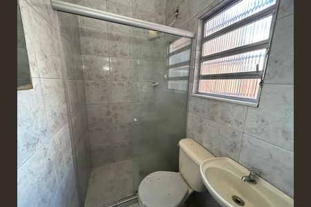Casa de condomínio para alugar com 210m², 3 quartos e 3 vagasBanheiro do Quarto 2 Suíte