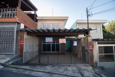 FACHADA de casa à venda com 3 quartos, 163m² em Chora Menino, São Paulo