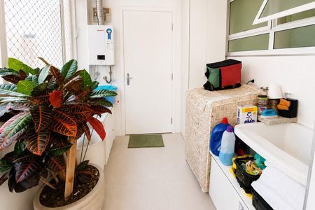 Apartamento para alugar com 159m², 4 quartos e 2 vagas Apartamento para alugar com 159m², 4 quartos e 2 vagasÁrea de Serviço