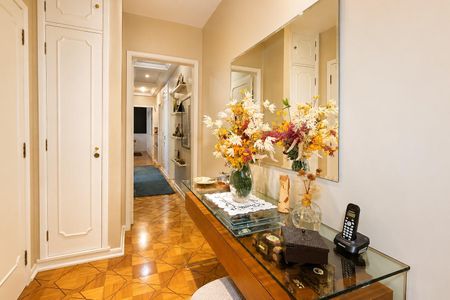 Apartamento para alugar com 159m², 4 quartos e 2 vagas Apartamento para alugar com 159m², 4 quartos e 2 vagasCorredor - Quartos