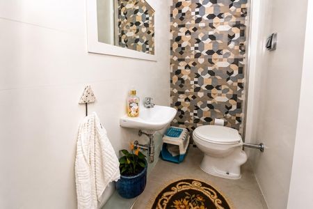 Apartamento para alugar com 159m², 4 quartos e 2 vagas Apartamento para alugar com 159m², 4 quartos e 2 vagasBanheiro de Serviço