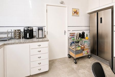 Apartamento para alugar com 159m², 4 quartos e 2 vagas Apartamento para alugar com 159m², 4 quartos e 2 vagasCozinha