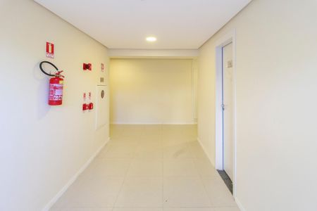 Apartamento à venda com 37m², 2 quartos e sem vaga Apartamento à venda com 37m², 2 quartos e sem vagaHall Social