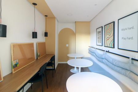 Apartamento à venda com 37m², 2 quartos e sem vaga Apartamento à venda com 37m², 2 quartos e sem vagaCoworking