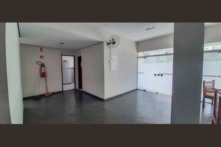 Apartamento para alugar com 57m², 2 quartos e 1 vaga Apartamento para alugar com 57m², 2 quartos e 1 vagaÁrea comum - Salão de Festas