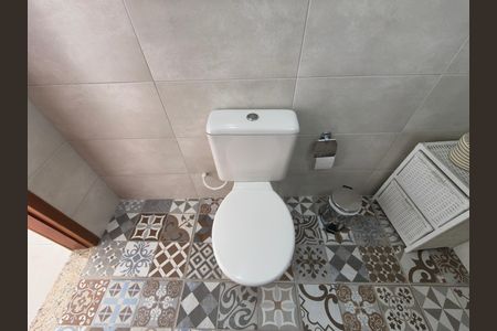 Casa de condomínio à venda com 319m², 5 quartos e 2 vagas Casa de condomínio à venda com 319m², 5 quartos e 2 vagasBanheiro Area Gourmet
