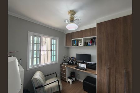 Casa de condomínio à venda com 319m², 5 quartos e 2 vagas Casa de condomínio à venda com 319m², 5 quartos e 2 vagasQuarto 1